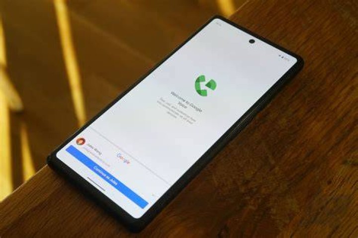 Which phone does not use Google?