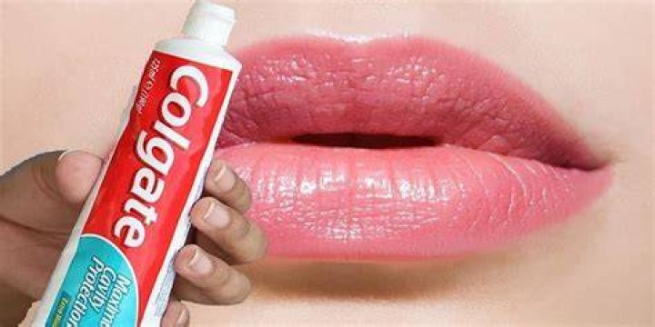 Which toothpaste is best for pink lips?