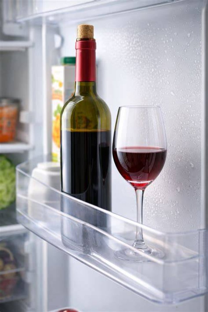Which wines should be refrigerated?