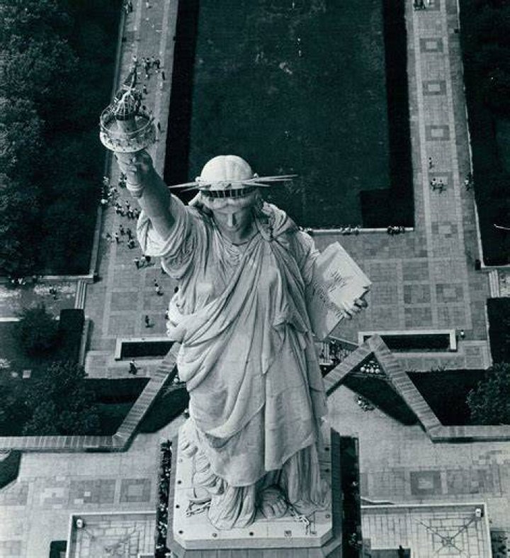 Who came up with the idea of the Statue of Liberty?
