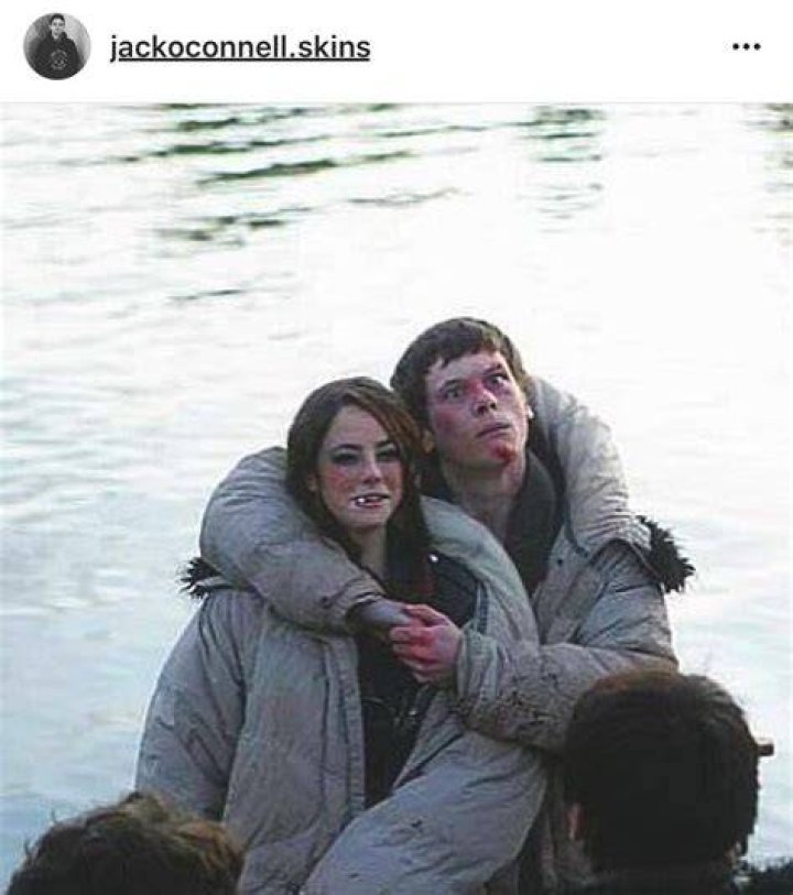 Who does Effy end up with skins?