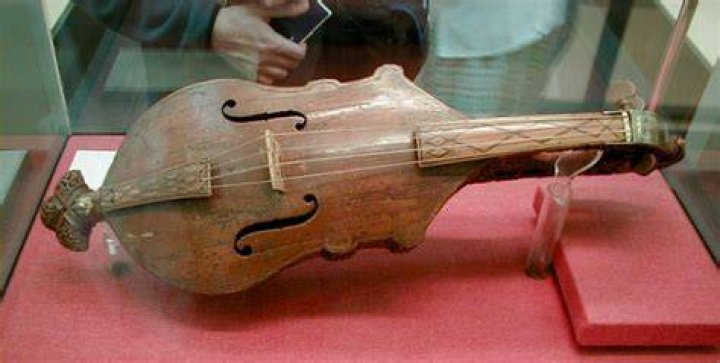 Who invented violin?