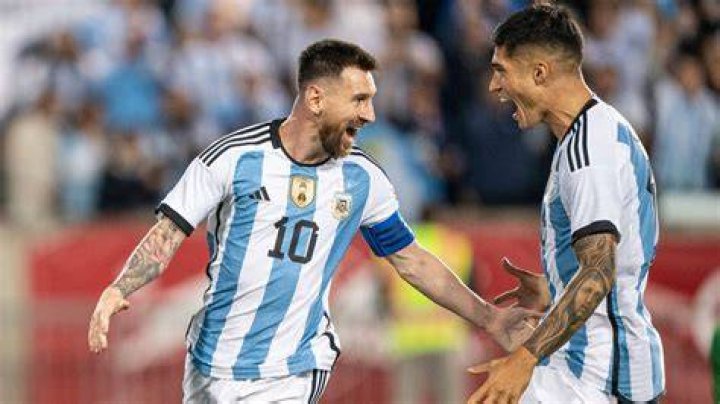 Who is Messi closest friend?