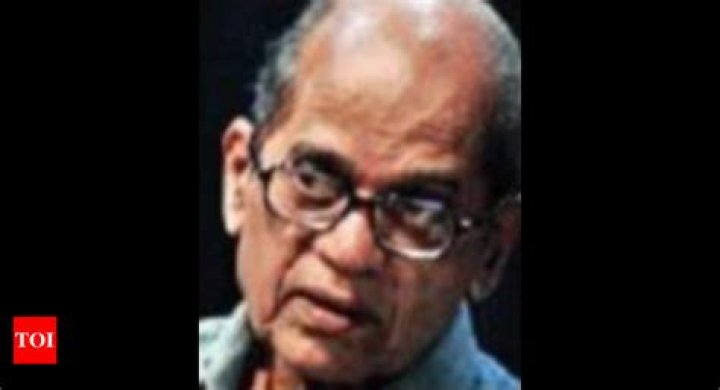 Who is the No 1 writer in India?