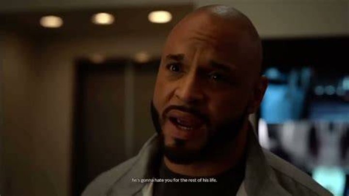 Who kills Mecca in power Book 2?