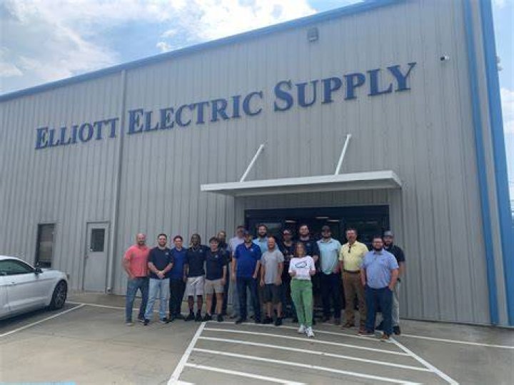 Who owns Elliott Electric?