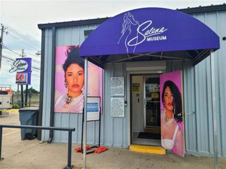 Who owns Selena Museum?