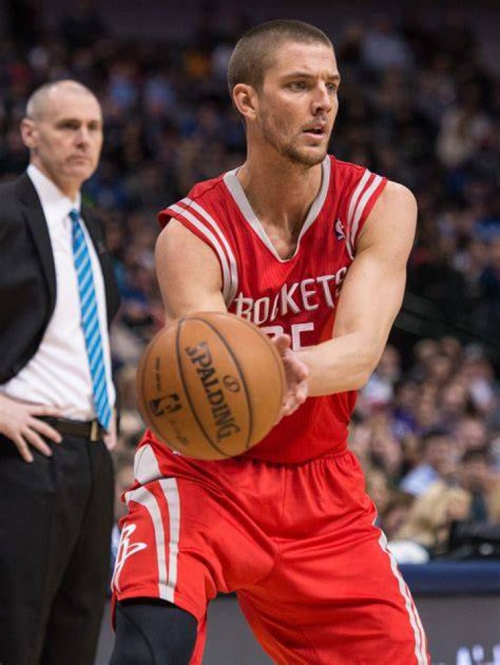 Who paid Chandler Parsons?
