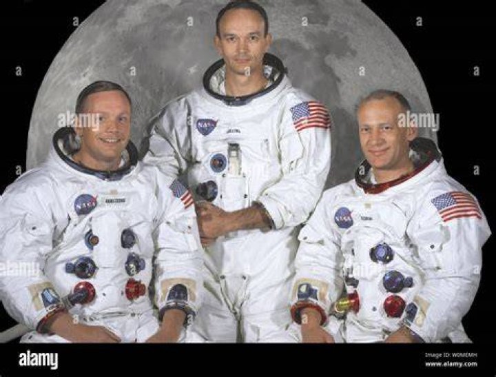 Who piloted the Apollo 11?