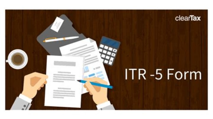 Who should file itr5?
