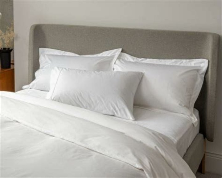 Why do hotels starch sheets?