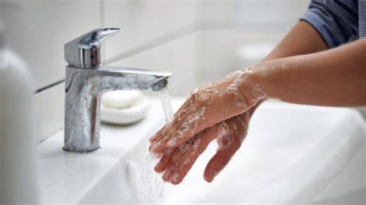 Why do I have to pee when I wash my hands?