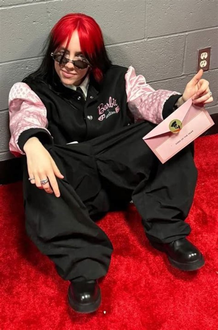 Why does Billie wear oversized?
