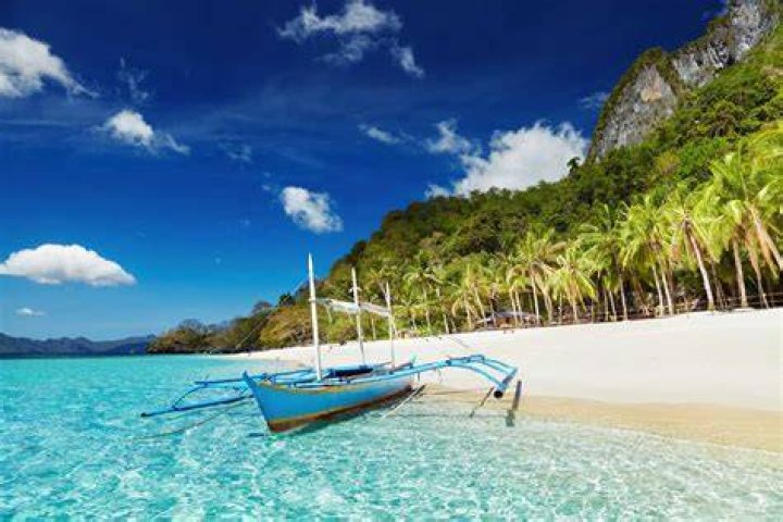 Why is Island water so clear?