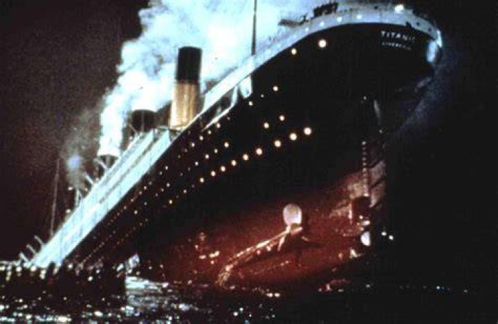 Why was the bottom of the Titanic red?